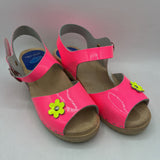 Size 3.5Y (35): Torpatoffeln HOT PINK PATENT Strappy Clogs- NEW