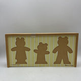 Melissa & Doug Wooden Dress-Up Bear Family Puzzle